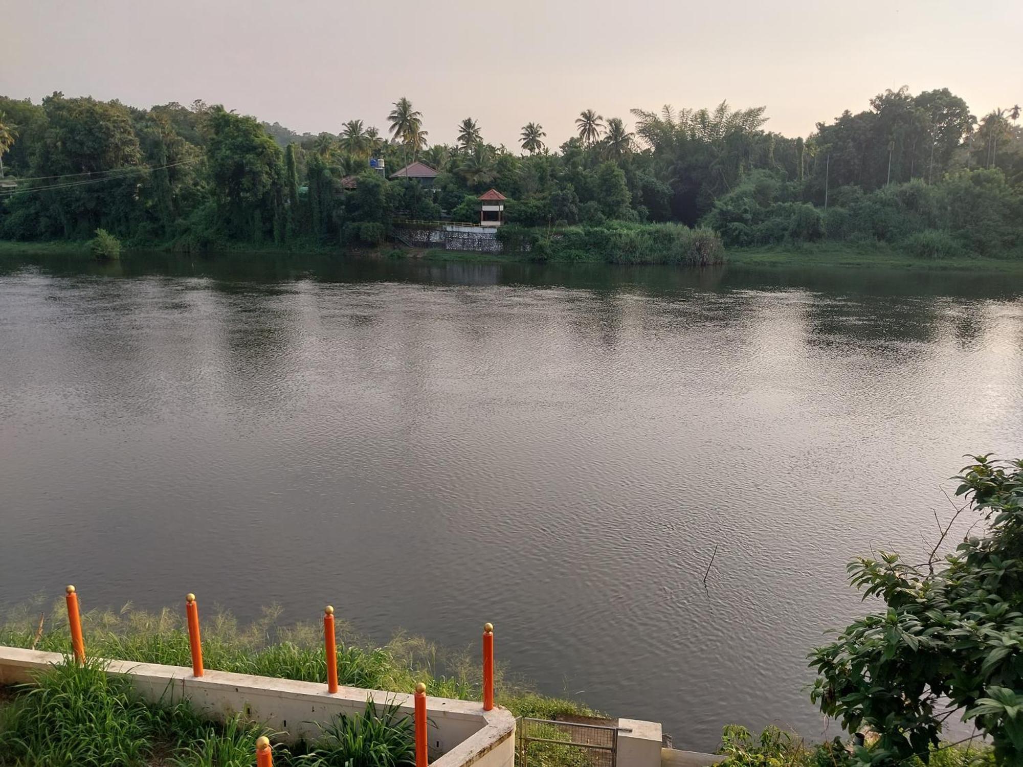 Stayberries River Rock Villa Athirapilly Kizhake Chālakudi Zewnętrze zdjęcie